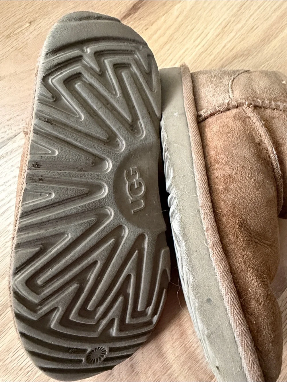 UGG kids classic